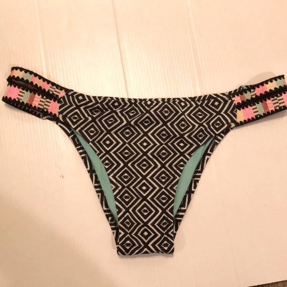 Shade & Shore Bathing Suit Bottoms so stylish !! bikini bottoms w/ print - Picture 1 of 9